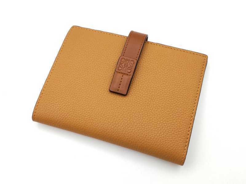 ロエベ買取 バーティカルウォレット